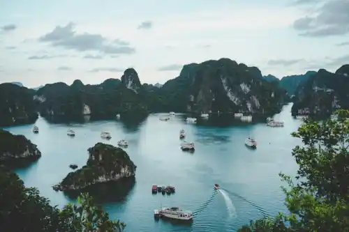 UK passport with Vietnamese landscape - Visa-free or eVisa?